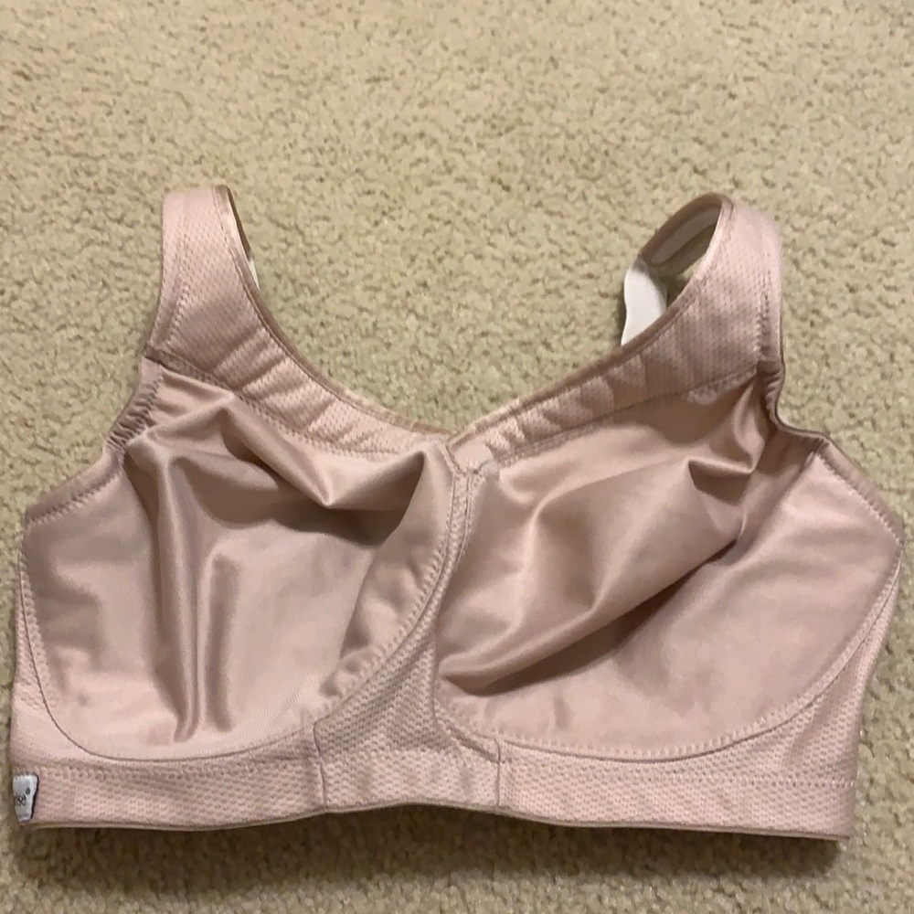 Glamorise sports bra in size 34G